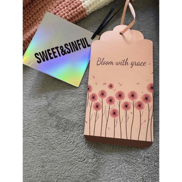 Almost Famous Blush Colorblock Twist Front Knit Sweater 1X cropped monochrome - Picture 3 of 6